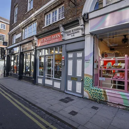 아파트 The Kings 3 In The Heart Of - Location *