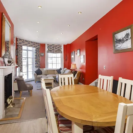 아파트 The Kings 3 In The Heart Of - Location *