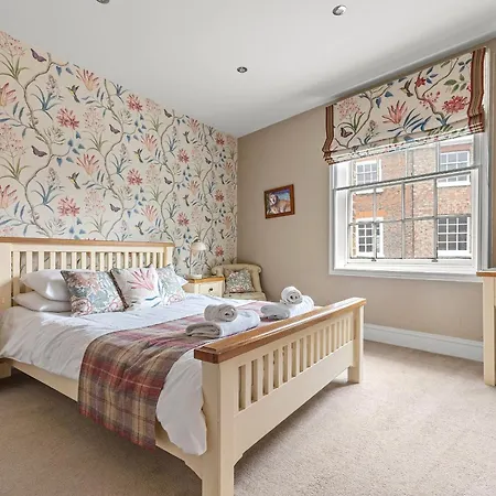 아파트 The Kings 3 In The Heart Of - Location