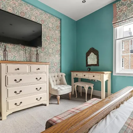 The Kings 3 In The Heart Of - Location * York