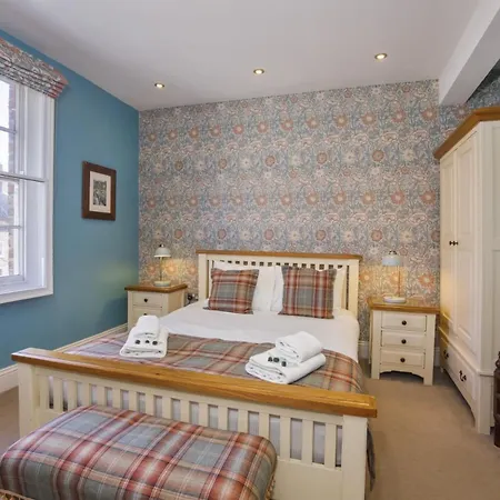 The Kings 3 In The Heart Of - Location * יורק