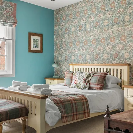 The Kings 3 In The Heart Of - Location * יורק